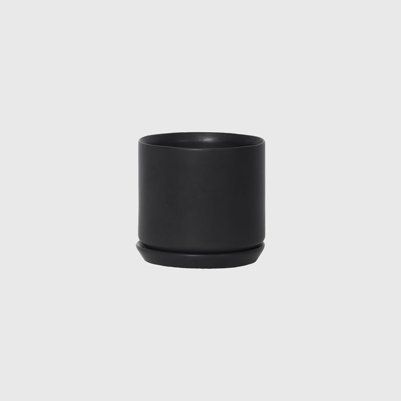 Potted MED Oslo Planter Jet Black
