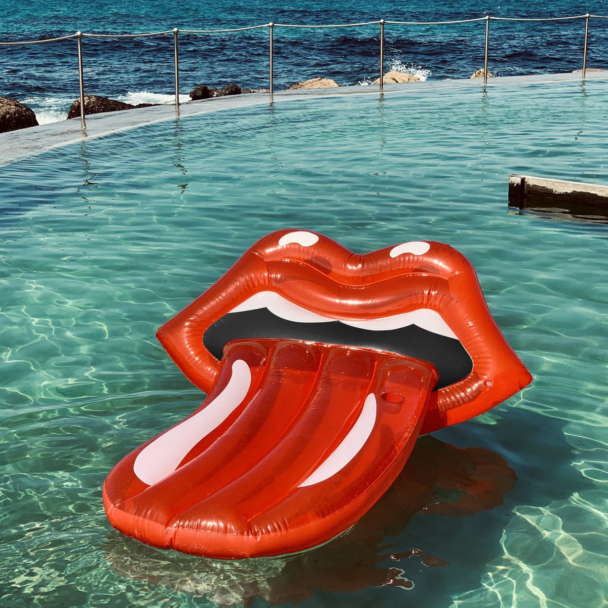 Sunnylife Deluxe Sit-On Float - Rolling Stones